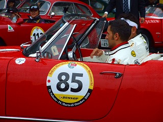 ALFA ROMEO GIULIETTA SPIDER（1963年）、運転手はパンツェッタ・ジローラモさん